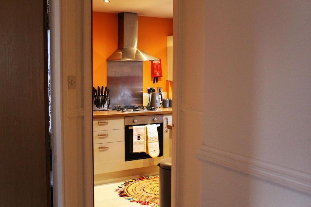 Cheery Craigie Ground Floor Apartment Perth Bagian luar foto