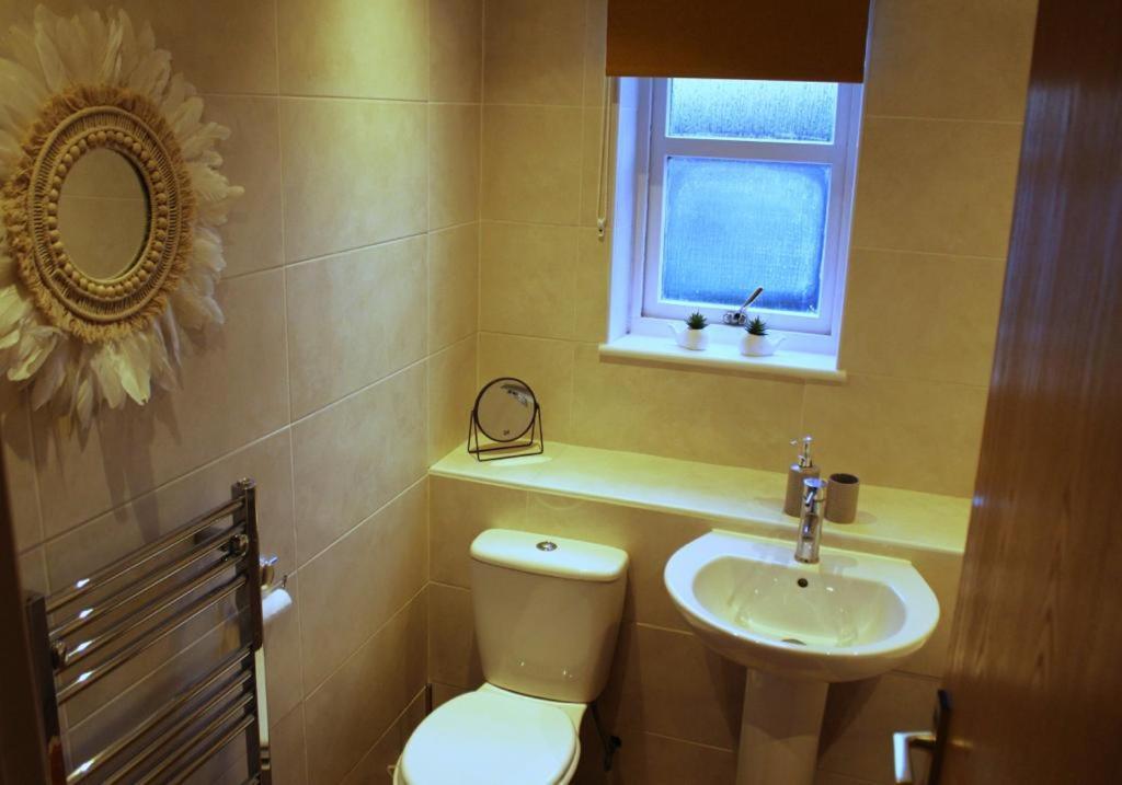 Cheery Craigie Ground Floor Apartment Perth Bagian luar foto