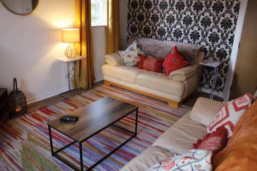Cheery Craigie Ground Floor Apartment Perth Bagian luar foto